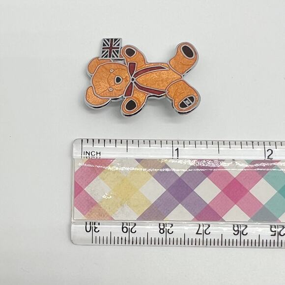 Vintage Merrythought Made in England Teddy Bear Union Jack Flag Enamel Pin - Picture 4 of 4